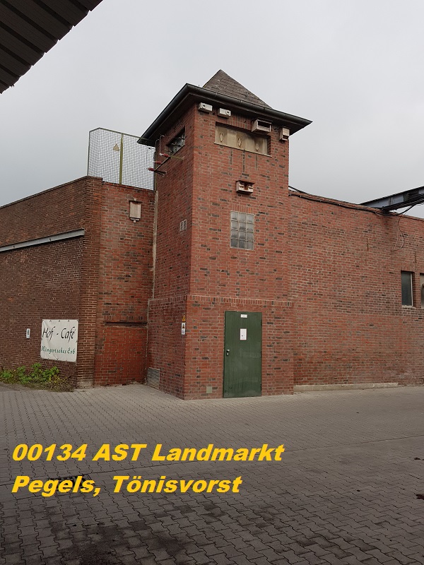 AST Landmarkt Pegels — Artenschutzturm Betriebsgebäude der PV-Anlage